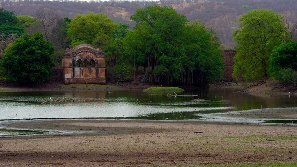 Raj-Bagh-Ruins-1