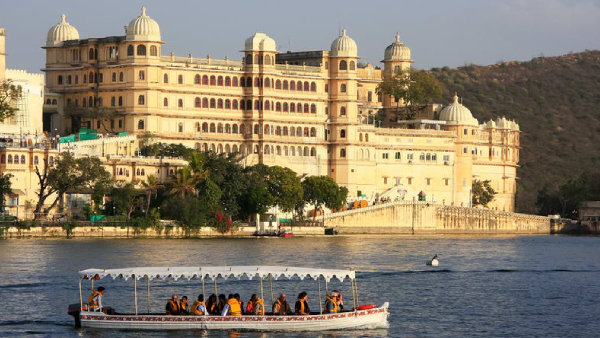 lake-pichola